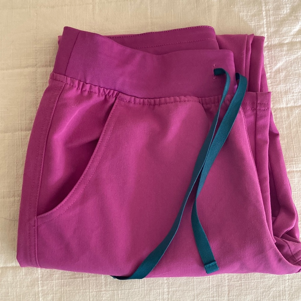 Figs Women’s Yola S Dark Magenta